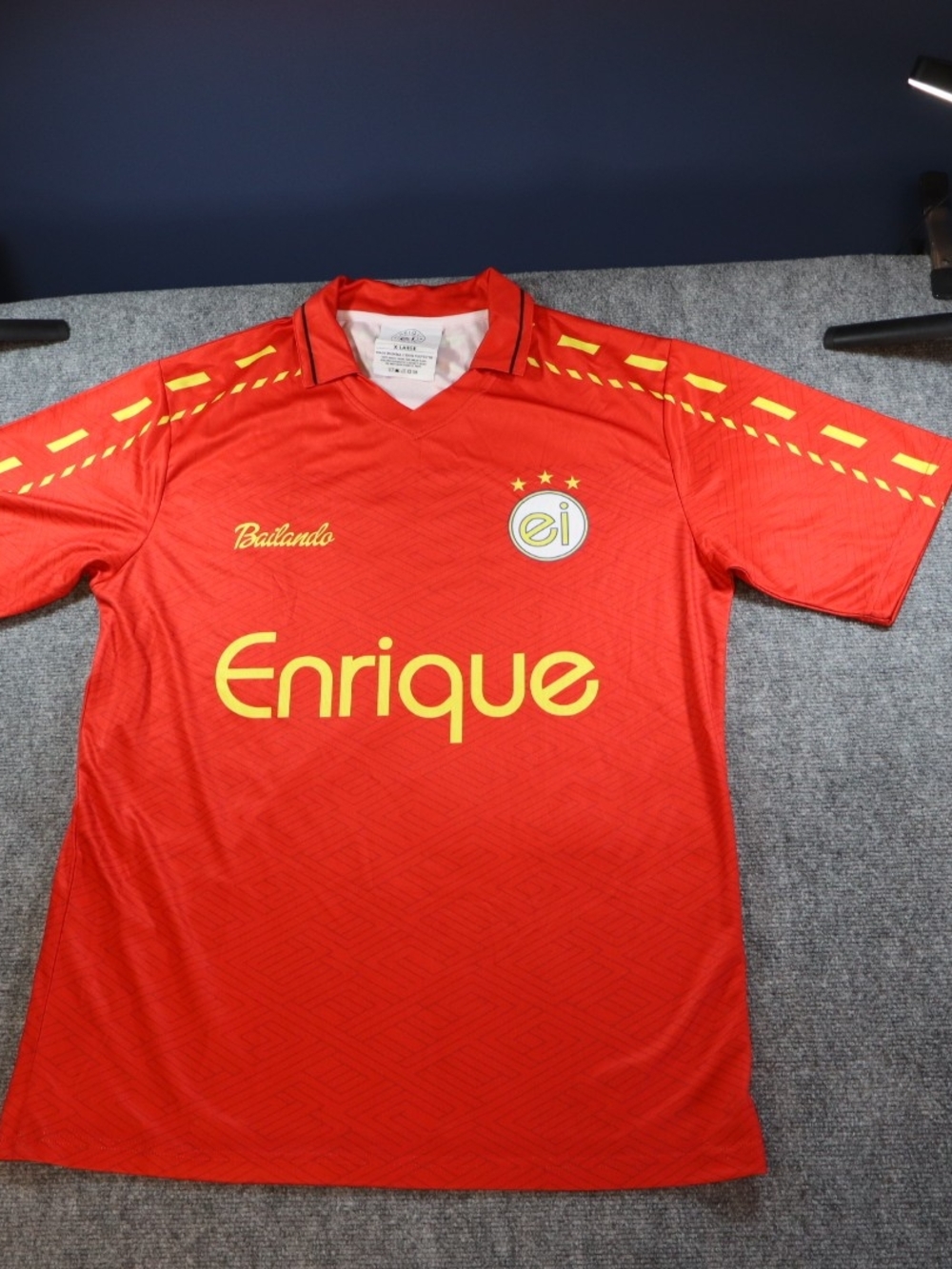 Enrique Iglesias Red Soccer Style Jersey Mens XL Graphic Futbol Shirt